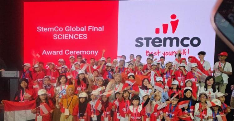 Siswa Indonesia Raih Juara Umum pada Olimpiade Internasional STEMCO SAINS 2026 di Singapura